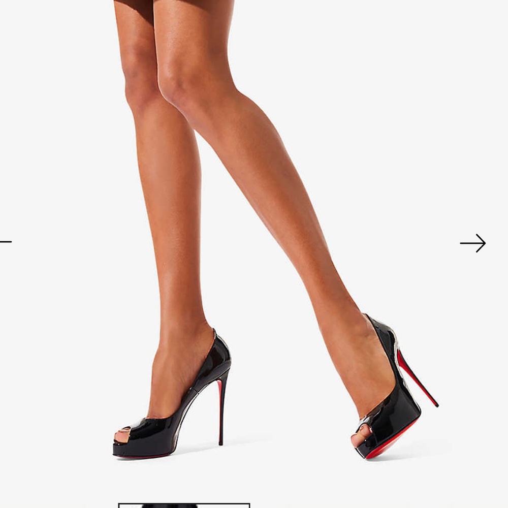CHRISTIAN LOUBOUTIN
New Very Prive  patent-leather courts